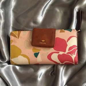 🌷PreOwned Floral Fossil Leather Large Snap Wallet